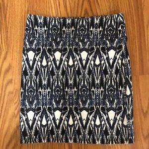 Patterned pencil skirt